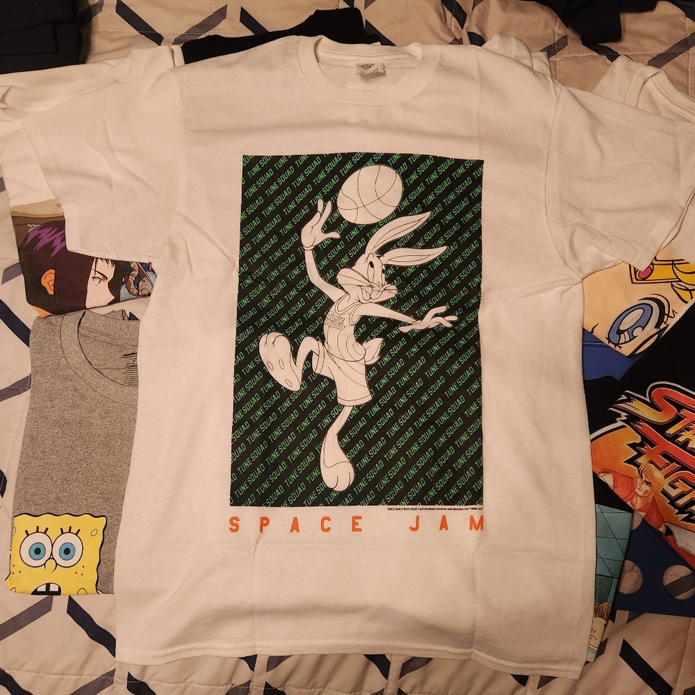 Space Jam Bugs Bunny T-shirt size medium.